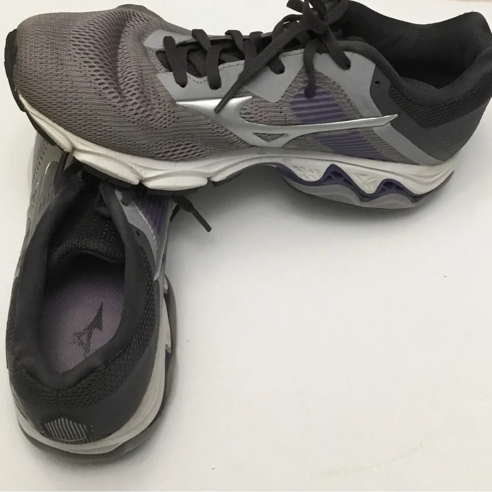 MIZUNO wave inspired 16 running sneakers